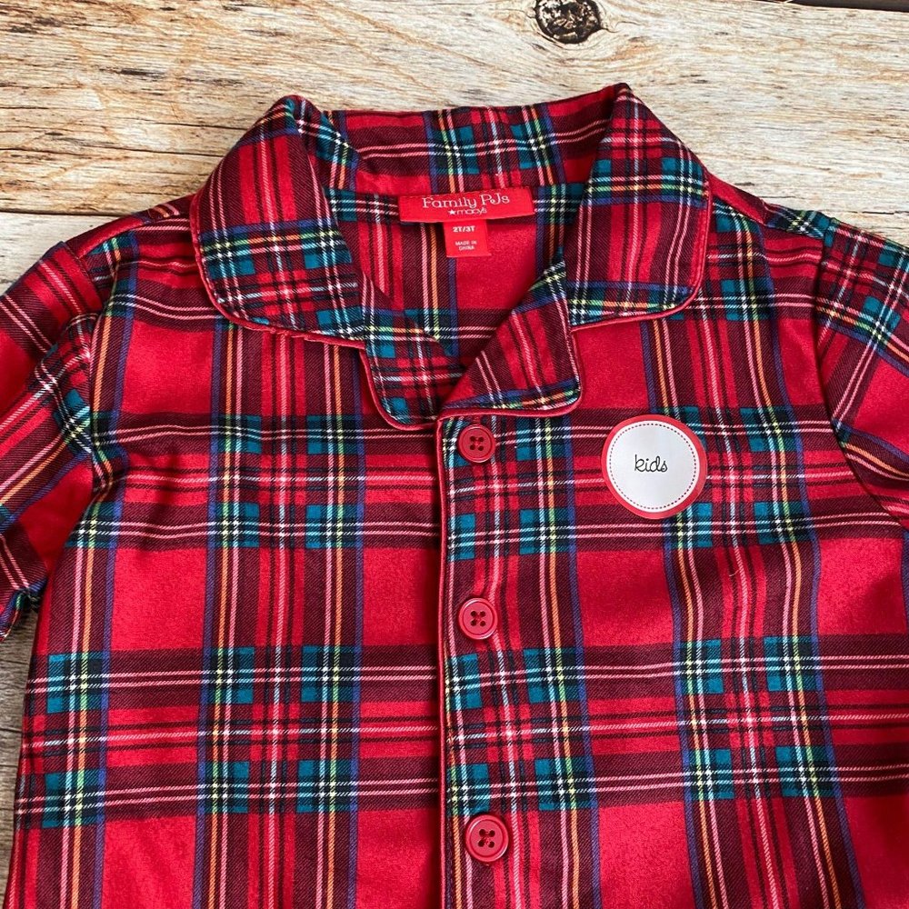 🎄2/$20🎄Xmas Family Pj’s- 2/3T - Picture 2 of 2